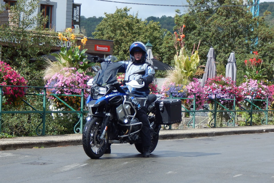 Motorrijbewijspoint Zeeland examengarantie AVB en AVD